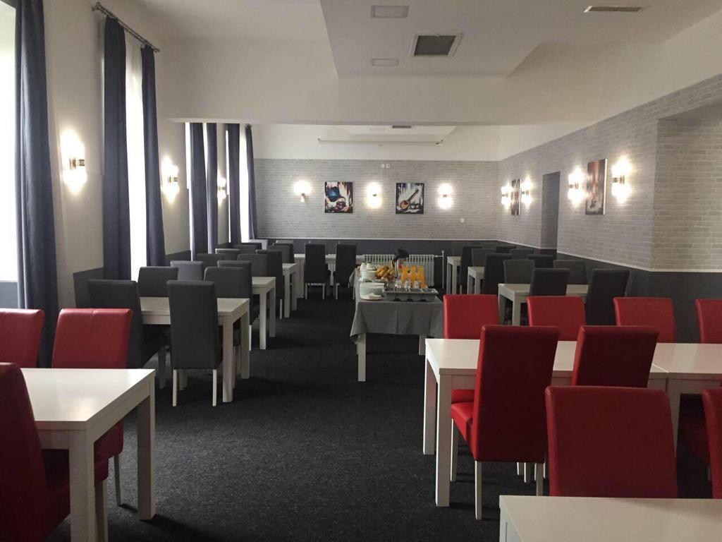 Hostel Levicki Славонски-Брод Экстерьер фото